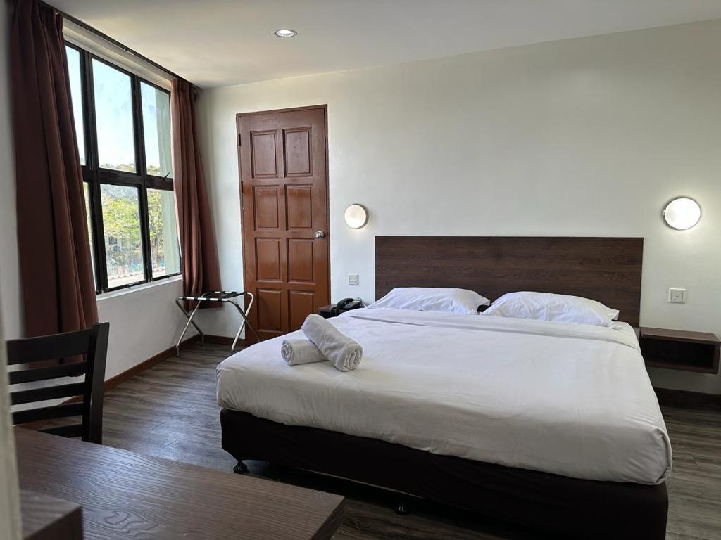 Langkawi Baron Hotel Kuah Extérieur photo