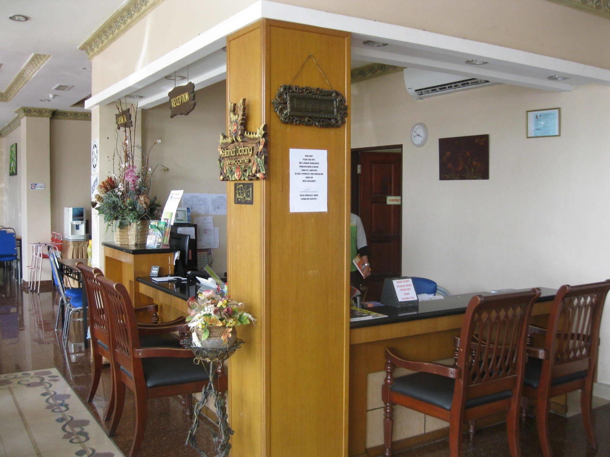 Langkawi Baron Hotel Kuah Extérieur photo